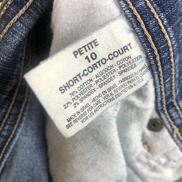 Gloria Vanderbilt - Picture 6 of 8